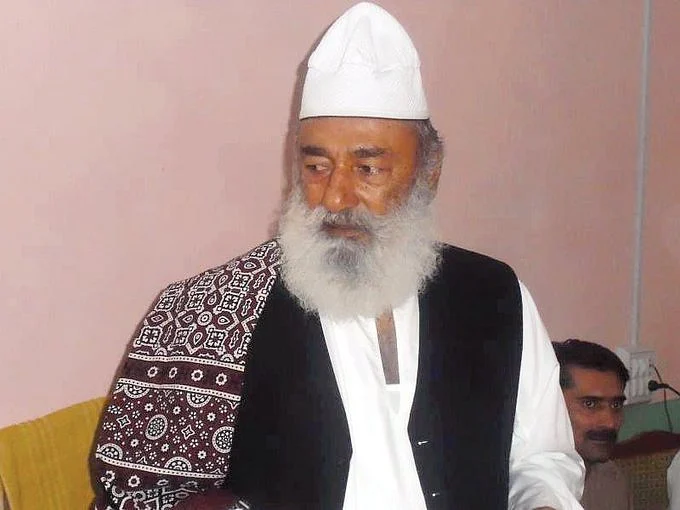 Mian Abdul Haq, commonly known as Mian Mithu, is the Pir of Dargah Bharchundi and an influential political and religious figure in Ghotki (Source: Twitter)