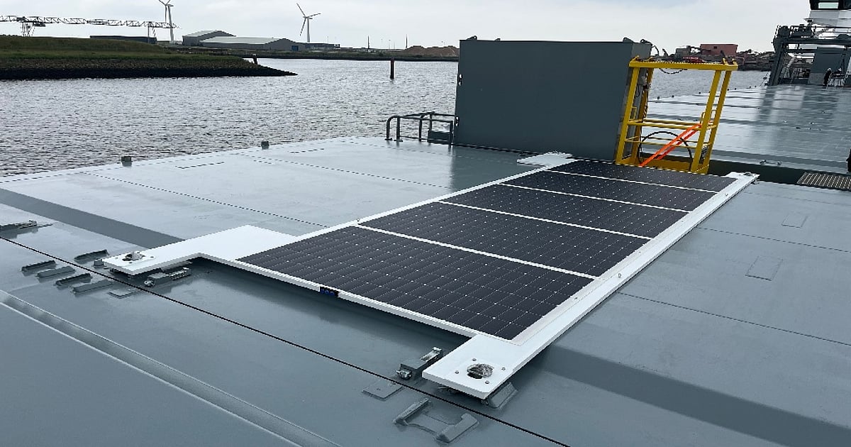 SolarDeck Modular Solar System For Cargo Ships