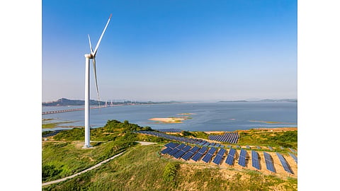 Solar and wind, Hybrid projects