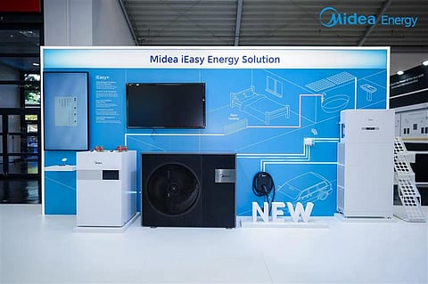 Midea Energy showcased its integrated residential energy solution combining battery storage, heat pumps, EV charging, and AI-based home energy management at Intersolar Europe 2026. (Photo Credit: Midea Energy)