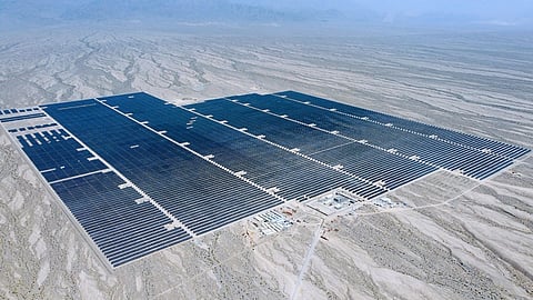 CHN Energy Grid-Connects 1 GW PV Project in Xinjiang