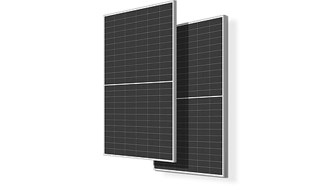 Solitech Solar’s SOLI ASTRA is a 610 W TOPCon module using 144 half-cut M10 bifacial cells in a dual-glass configuration. (Image Credit: Solitech Solar)