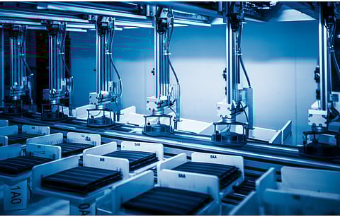 Netline aims to start solar panel production in Pakistan as early as H2/2023. (Illustrative Photo; Photo Credit: fanjianhua/Shutterstock.com)
