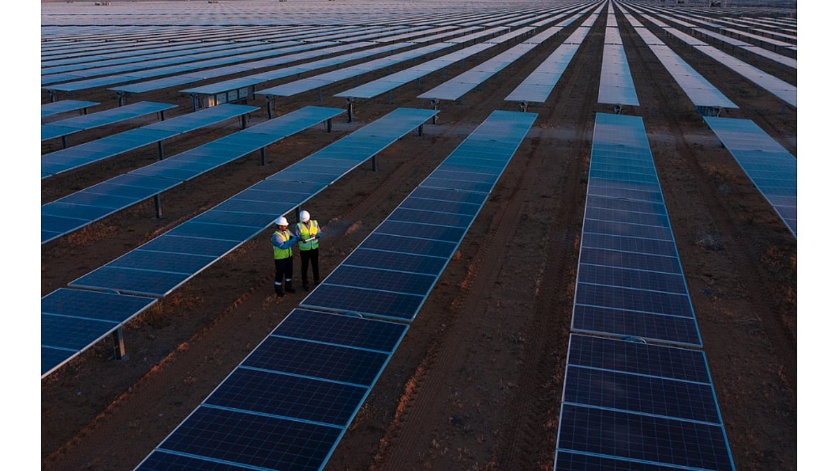 Project Assessment Report Example ACWA Power Commissions 2 GW AC Saudi Arabia Solar Project