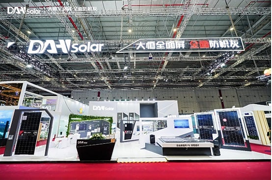 DAH Solar releases Full-Screen 4.0 & New Inverter & Battery at SNEC 2025