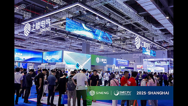 Sineng Sineng Electric Diverse Range Of PCS & Hybrid Inverters At SNEC 2025