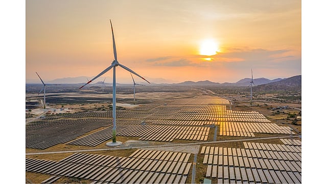 Wind & Solar Can Reliably Power The World At Lower Costs