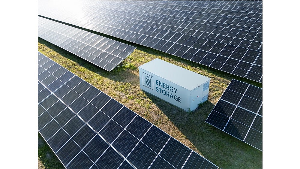 Pakistan Mandates Battery Storage For Solar, Wind Auction