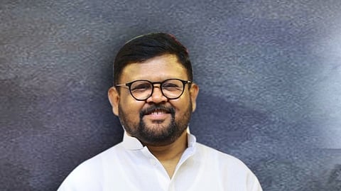 திமுக கூட்டணியில் ஓட்டை விழுந்துவிட்டது -   வைகைச்செல்வன் பேட்டி
