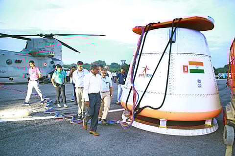 Gaganyaan Mission ISRO First Air Drop Test Update in Tamil