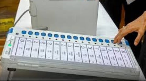 Colour Photo on EVM/VVPAT in Bihar Assembly Election 2025 in Tamil