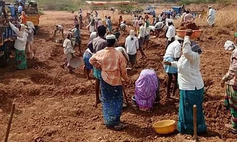 Central Government Advice To Tamil Nadu Govt To Organise MGNREGA Mahatma Gandhi Rural Employment Scheme News in Tamil