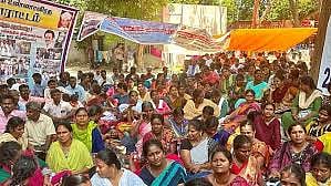 Secondary school teachers continued their protest for the fifth day in chennai, police arrest them