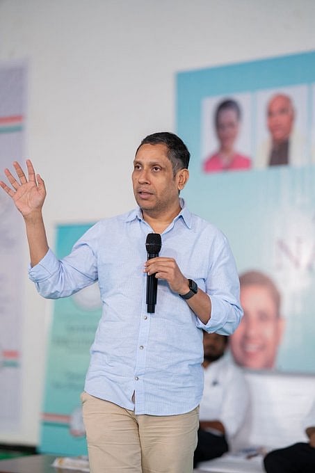 Praveen Chakravarty has advised the newly appointed district Congress Secretary to show their strength without bowing to any party