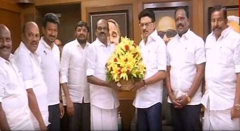 Former minister, ADMK MLA Vaithilingam, supporter of O. Panneerselvam, has joined in DMK infront Of CM MK Stalin News in Tamil