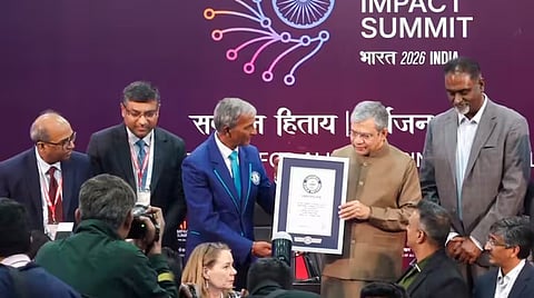 Information Technology Minister Ashwini Vaishnav received the Guinness World Record Award from the AI ​​Conference.