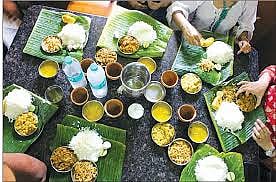 Due to the sudden stoppage of cylinder supply to hotels, food service has been affected.