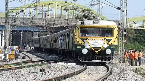 Velachery–St. Thomas Mount Elevated Train Service Begins Parangimalai to Velachery Train Update in Tamil