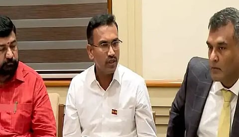 Order to grant temporary permission to open 8,000 private hospitals in TN Health  Minister Arunraj orders
