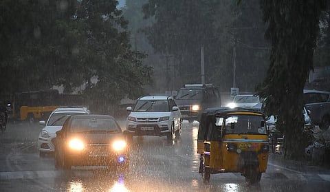 heavy rain warning in 8 districts, Chennai Meteorological Department 