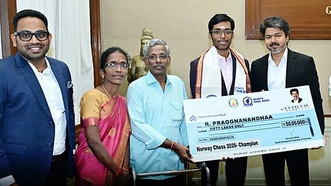 Viral video of Praggnanandhaa playing chess with the Chief Minister.