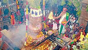 ani festival at the renowned Nellaiappar Temple began with the flag-hoisting ceremony