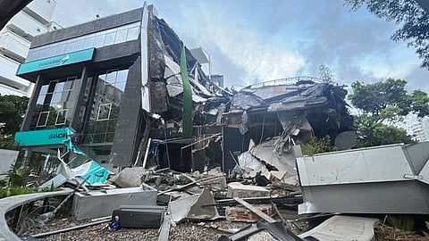 Successive earthquakes in Venezuela: Magnitudes of 7.2 and 7.5 recorded.
