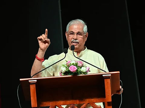 ublic can lodge complaints at the Raj Bhavan; Arlekar's remarks spark fresh controversy.