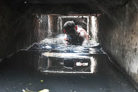 issue of manual scavenging: Supreme Court issues warning to Tamil Nadu government.