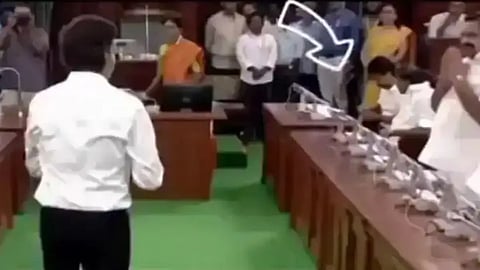 Should Udhayanidhi stand up when Chief Minister Vijay arrives? A heated debate