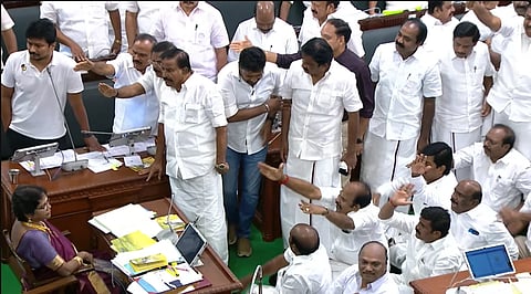 DMK members strikes speakers  and saying allegation against tvk government and cm speech in Assembly