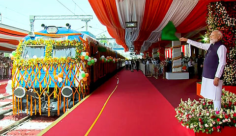Hydrogen Train Receives Overwhelming Response... Railways Plans to Increase Speed!