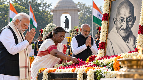 birth anniversary of Mahatma Gandhi, President, Vice President, PM Modi, paid floral tributes