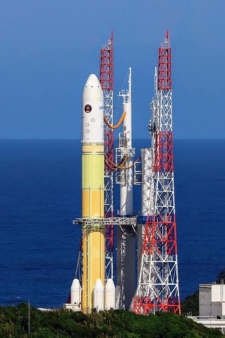 Japan Launches MMX Spacecraft to Explore Mars’ Moons, Sample Return Expected in 2031