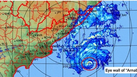 Arnab Cyclone Update Machilipatnam Kakinada Landfall