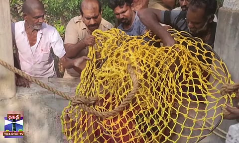 120 அடி ஆழ கிணற்றில் குதித்து தற்கொலை முயற்சி - போராடி காப்பாற்றிய தீயணைப்புத்துறை