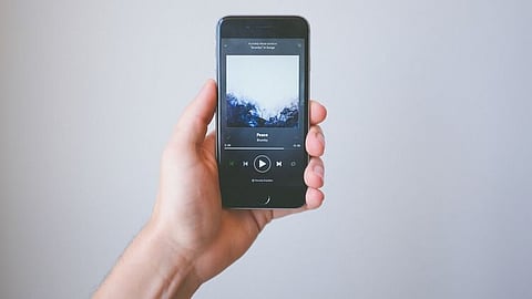 Say "Hey Google, what's this song?" and then hum the tune