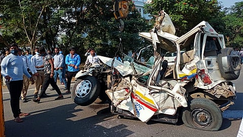 Pune: Two cops injured as truck rams police van; fifth accident on Mumbai-Pune Expressway in a day