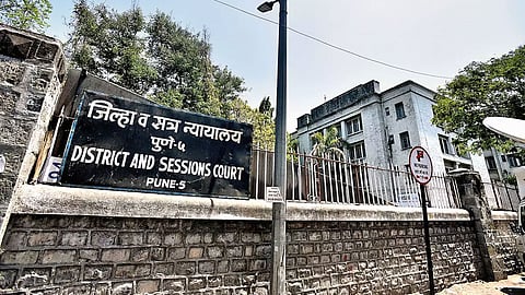 विमानतळ परिसर उंची नियम उल्लंघन : नियमभंग करणाऱ्या इमारतींवर कारवाई करा – उच्च न्यायालय
