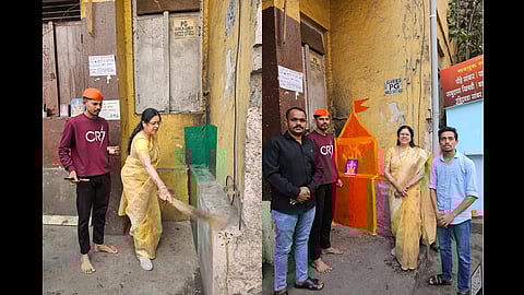 Medha Kulkarni with Hindu activists
