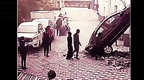 Accidental Reverse Gear - Car Plummets