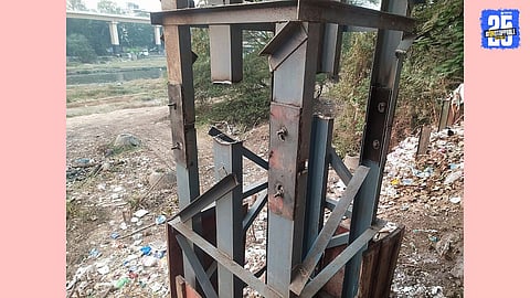 Massive One-Ton Hoarding Reinstalled in Pune