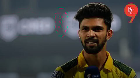 IPL 2025: Tushar Deshpande's Delivery Causes Injury to Ruturaj Gaikwad, Increases Tension for CSK 