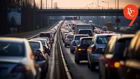 Pune-Bengaluru Highway Traffic Mayhem: Endless Jams on Pune-Satara Stretch Trap Holiday Travelers