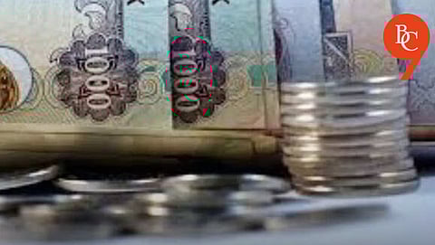 Rupee Drops to 23.5 vs Dirham: Indian Expats Rush to Send Money Home