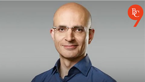 Apple Names Indian-Origin Executive Sabih Khan as Chief Operating Officer