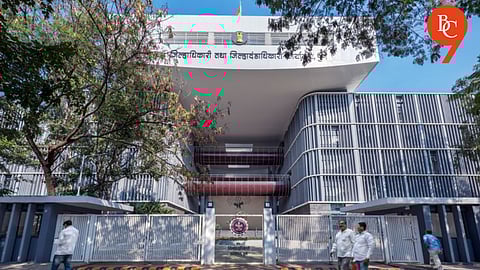 MPSC Aspirants Protest in Pune Demanding Full Recruitment for Engineering Posts at Collector Office