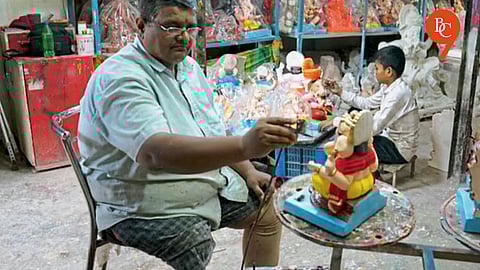 Pune’s Hemant Sangwekar Turns Tragedy into a Thriving Idol-Making Business