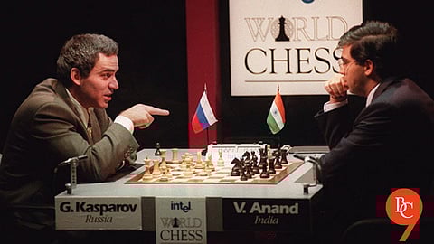 Vishwanathan Anand facing Garry Kasparov
