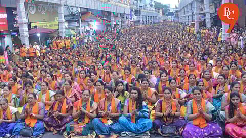 Pune Women Gather in Thousands for Dagdusheth Ganapati Atharvashirsha Recitation